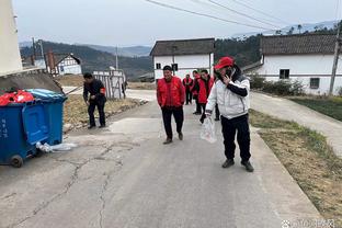 麦卡文尼：桑乔放在以前会在更衣室里挨揍，只有伊布能管住博格巴